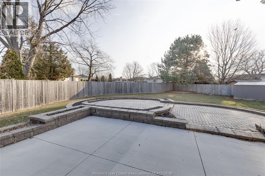 9577 Midfield Crescent, Windsor, Ontario  N8R 1W9 - Photo 46 - 26000931