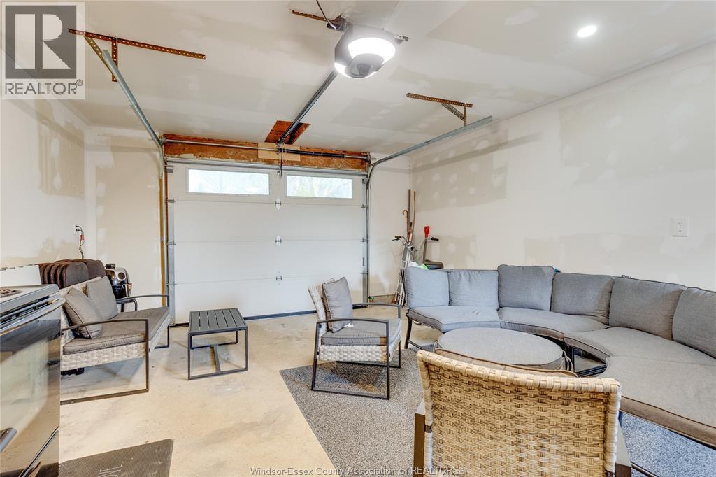 9577 Midfield Crescent, Windsor, Ontario  N8R 1W9 - Photo 47 - 26000931