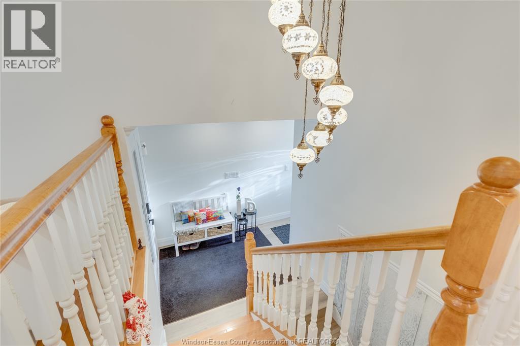 9577 Midfield Crescent, Windsor, Ontario  N8R 1W9 - Photo 5 - 26000931