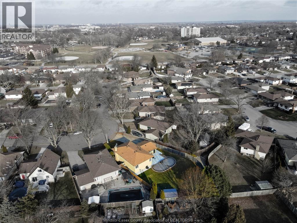 9577 Midfield Crescent, Windsor, Ontario  N8R 1W9 - Photo 50 - 26000931