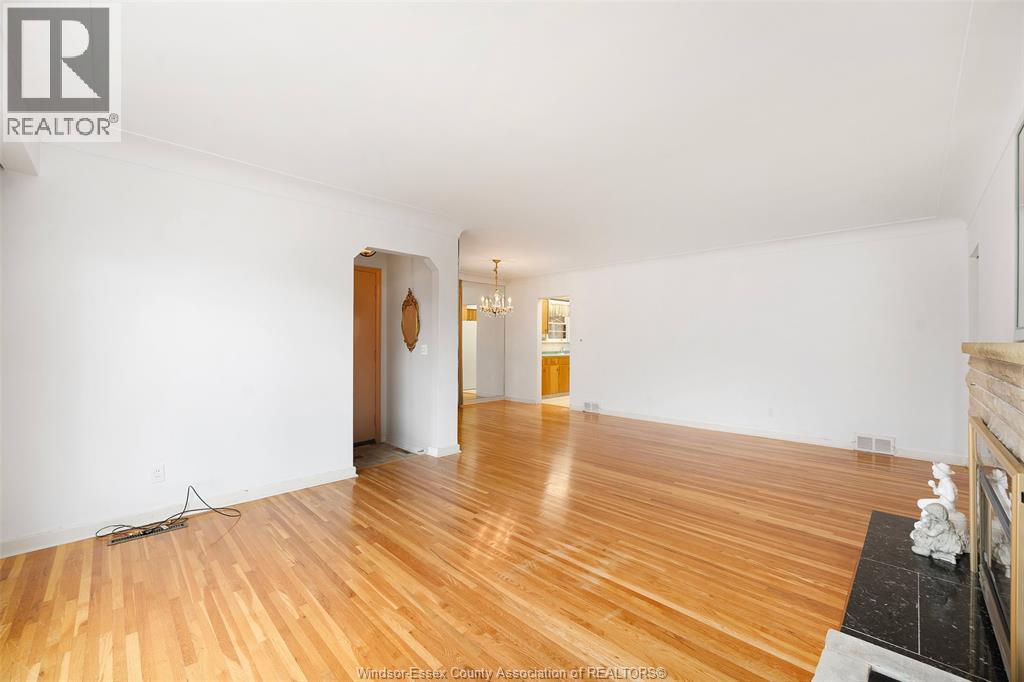 244 Buckingham Drive, Windsor, Ontario N8S 2C6 - Photo 11 - 26000850