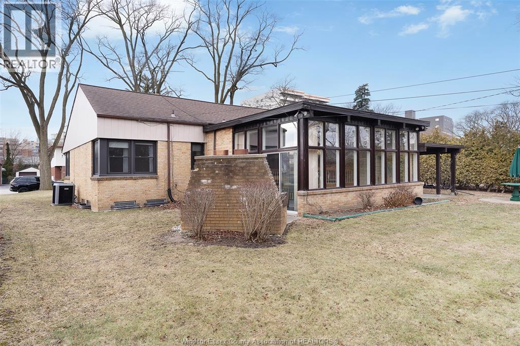 244 Buckingham Drive, Windsor, Ontario N8S 2C6 - Photo 8 - 26000850