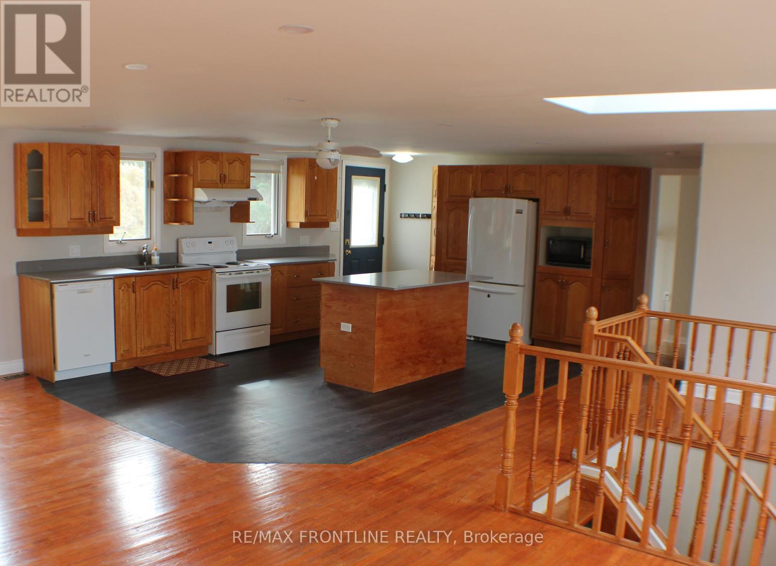 192 Hall Shore Road, Lanark Highlands, Ontario  K0G 1M0 - Photo 12 - X12690666