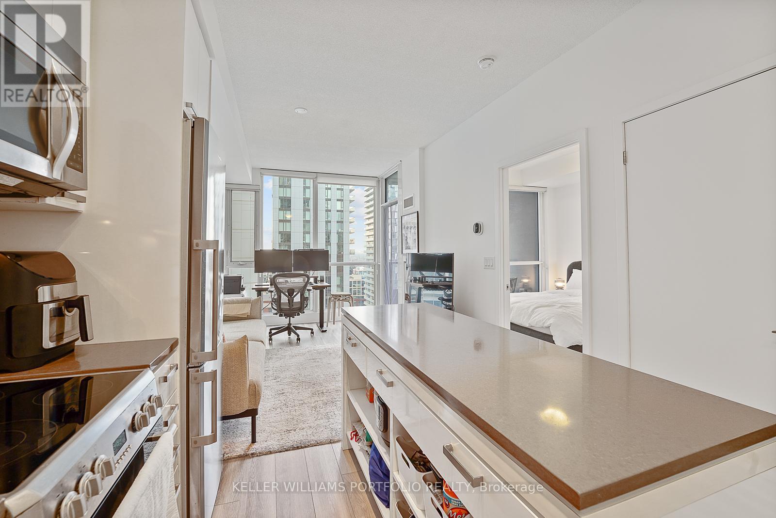 2711 - 295 Adelaide Street W, Toronto, Ontario  M5V 0L4 - Photo 10 - C12690512