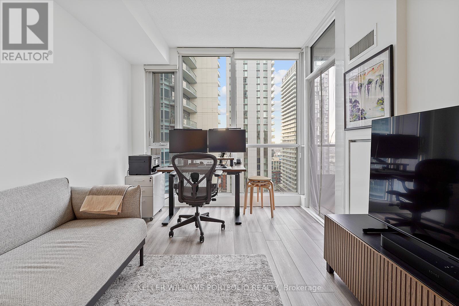 2711 - 295 Adelaide Street W, Toronto, Ontario  M5V 0L4 - Photo 15 - C12690512