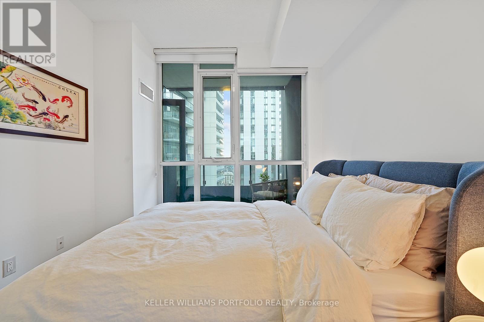 2711 - 295 Adelaide Street W, Toronto, Ontario  M5V 0L4 - Photo 18 - C12690512