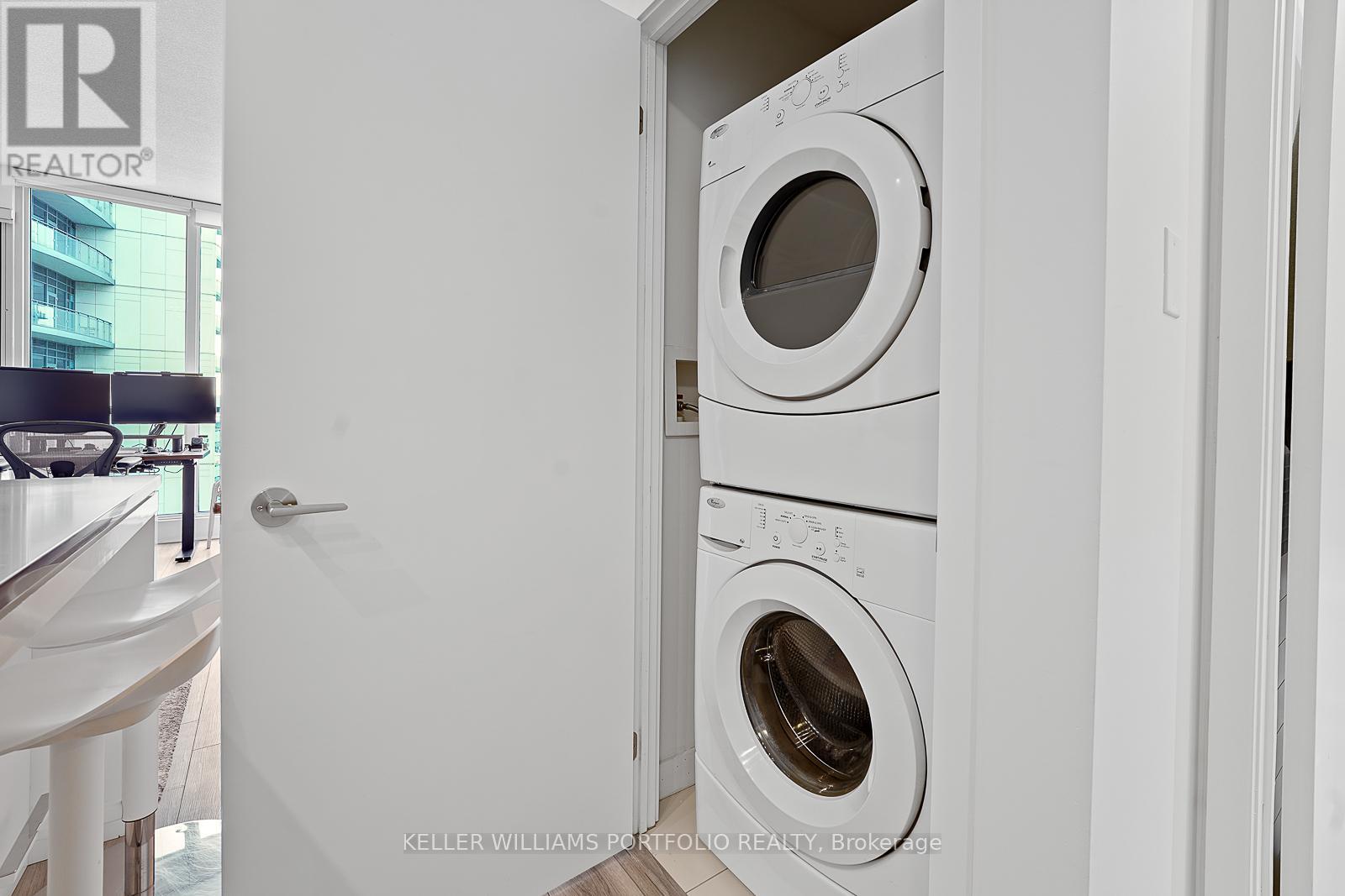 2711 - 295 Adelaide Street W, Toronto, Ontario  M5V 0L4 - Photo 22 - C12690512