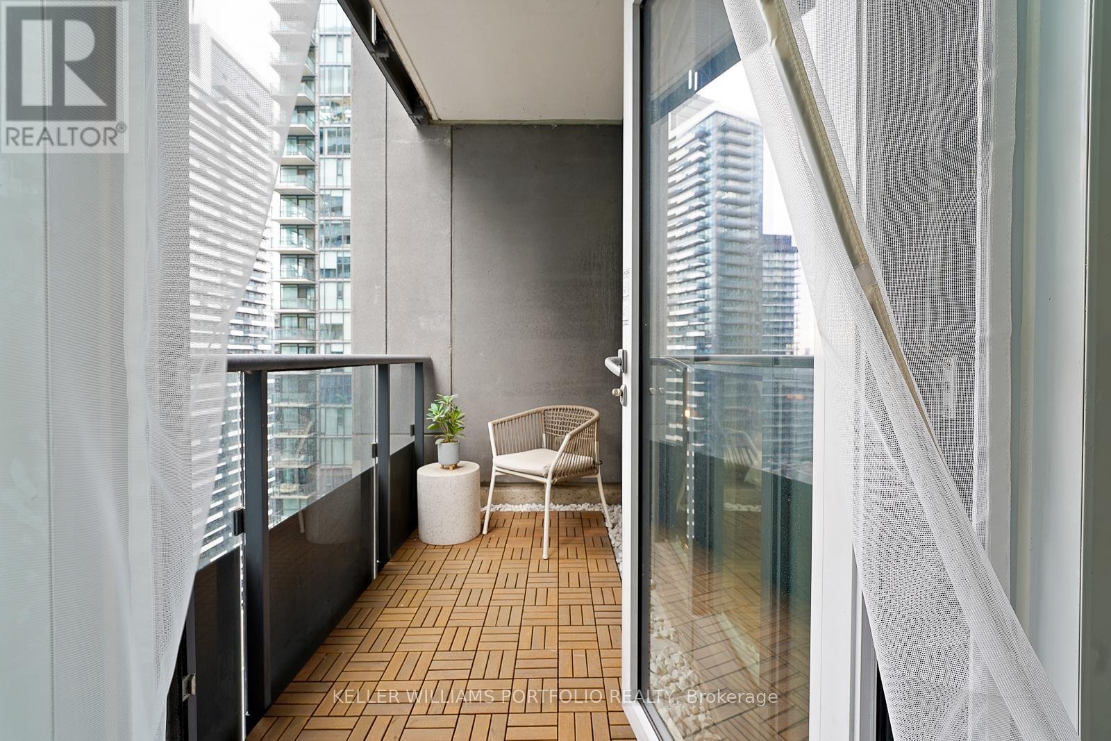 2711 - 295 Adelaide Street W, Toronto, Ontario  M5V 0L4 - Photo 23 - C12690512