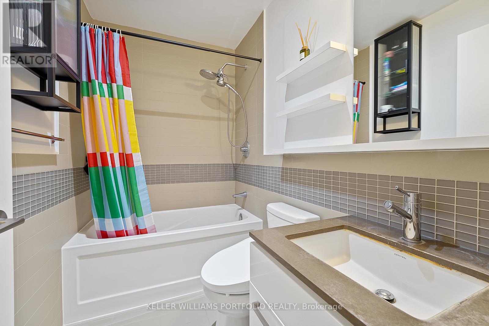 2711 - 295 Adelaide Street W, Toronto, Ontario  M5V 0L4 - Photo 5 - C12690512