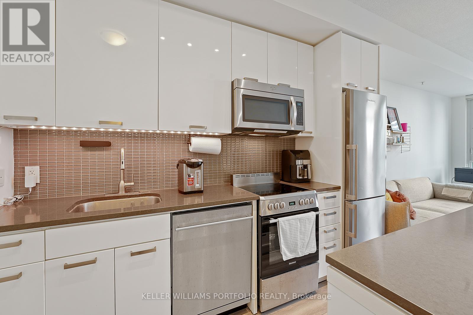 2711 - 295 Adelaide Street W, Toronto, Ontario  M5V 0L4 - Photo 6 - C12690512