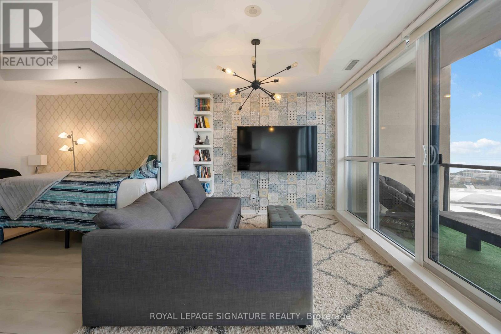 2215 - 51 East Liberty Street, Toronto, Ontario  M6K 3P8 - Photo 5 - C12690518