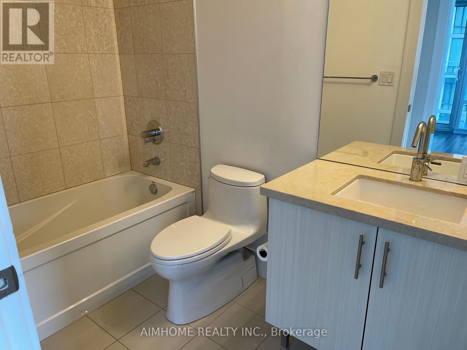 802 - 39 Queens Quay E, Toronto, Ontario  M5E 0A5 - Photo 15 - C12690534