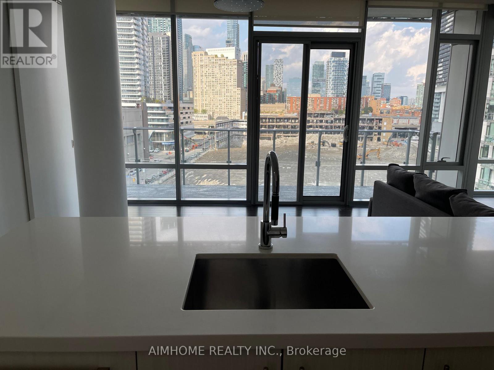 802 - 39 Queens Quay E, Toronto, Ontario  M5E 0A5 - Photo 5 - C12690534