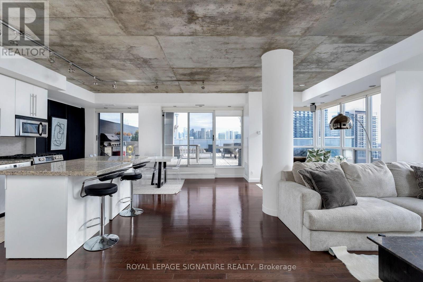 Lph18 - 1 Shaw Street, Toronto, Ontario  M6K 0A1 - Photo 1 - C12690574