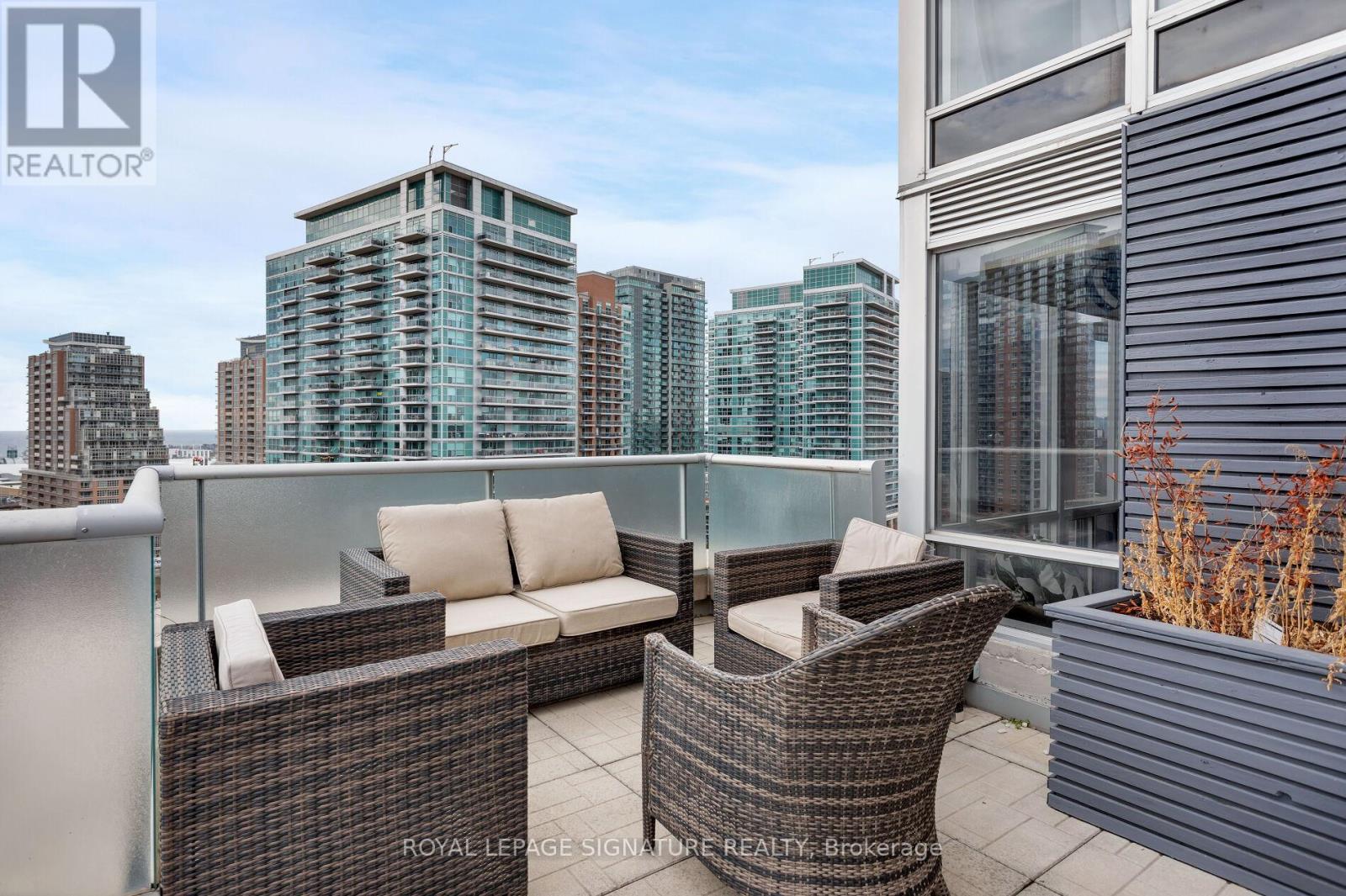 Lph18 - 1 Shaw Street, Toronto, Ontario  M6K 0A1 - Photo 22 - C12690574