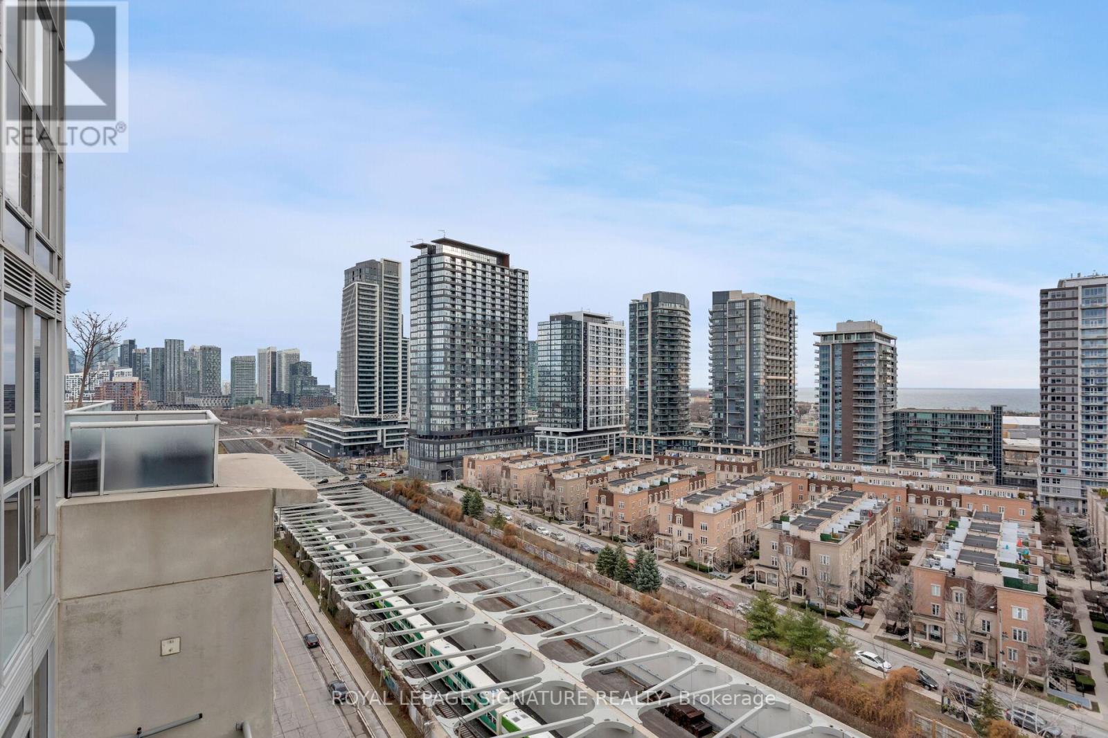 Lph18 - 1 Shaw Street, Toronto, Ontario  M6K 0A1 - Photo 24 - C12690574