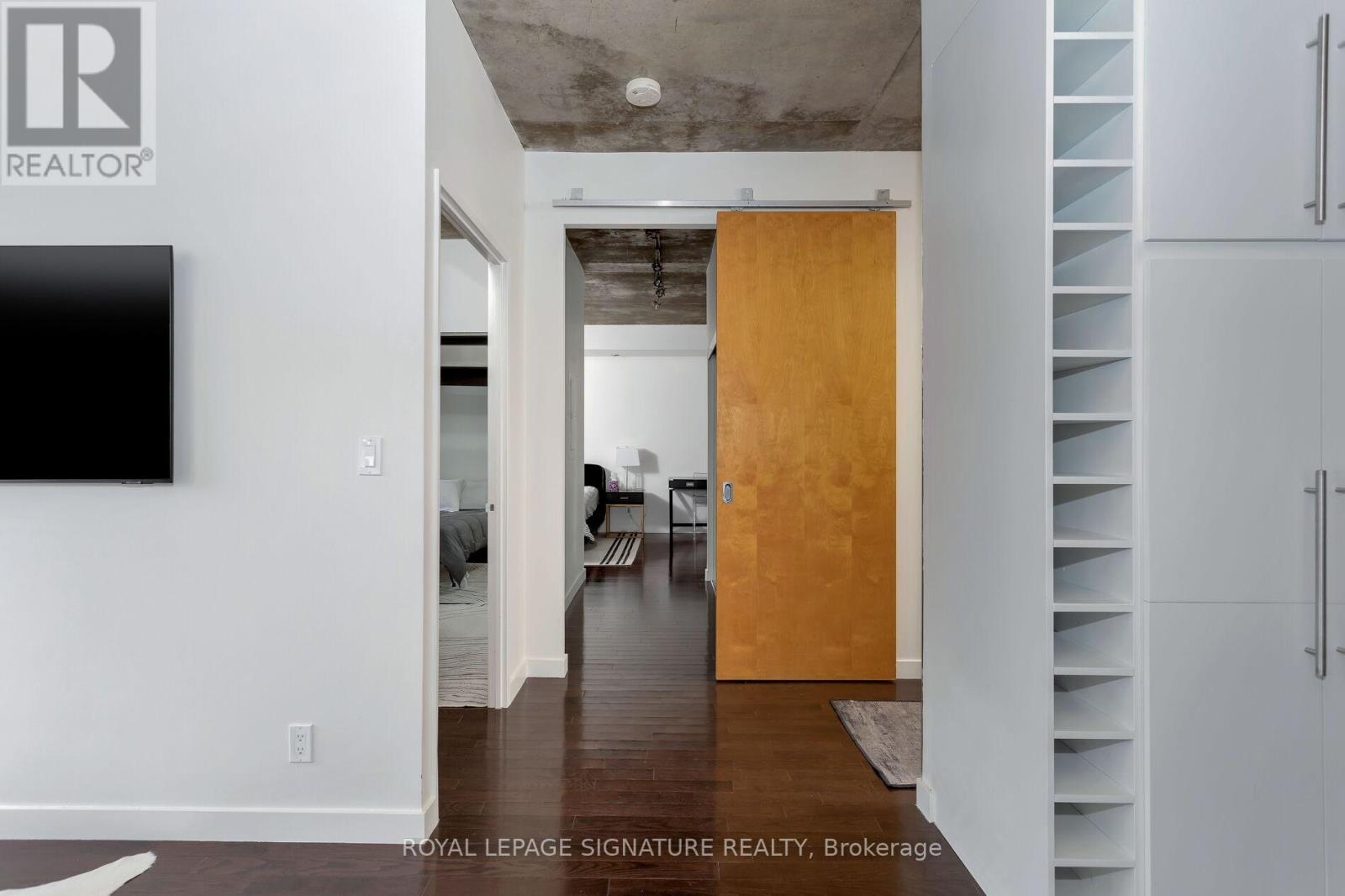 Lph18 - 1 Shaw Street, Toronto, Ontario  M6K 0A1 - Photo 3 - C12690574