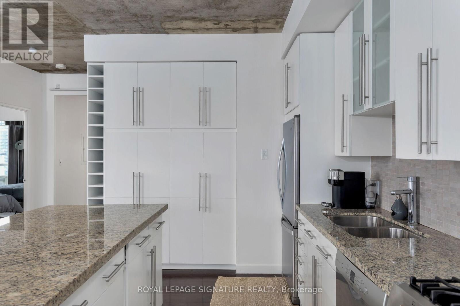 Lph18 - 1 Shaw Street, Toronto, Ontario  M6K 0A1 - Photo 5 - C12690574