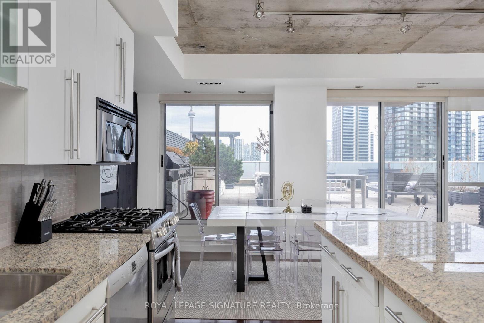 Lph18 - 1 Shaw Street, Toronto, Ontario  M6K 0A1 - Photo 7 - C12690574