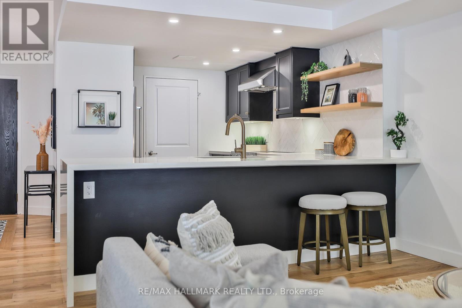 206 - 211 St Patrick Street, Toronto, Ontario  M5T 2Y9 - Photo 4 - C12690586