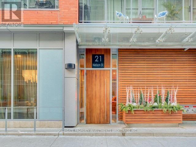 212 - 21 Nelson Street, Toronto, Ontario  M5V 1T8 - Photo 2 - C12690618