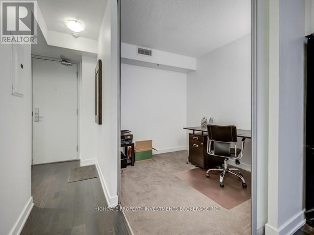 212 - 21 Nelson Street, Toronto, Ontario  M5V 1T8 - Photo 5 - C12690618