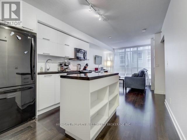 212 - 21 Nelson Street, Toronto, Ontario  M5V 1T8 - Photo 6 - C12690618