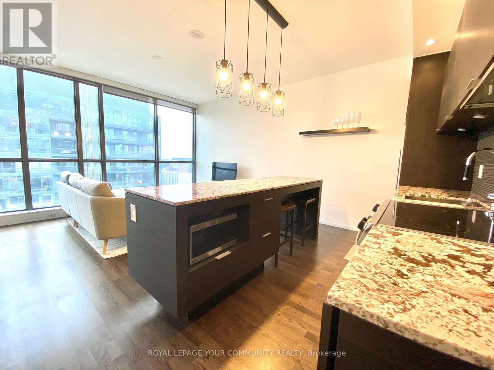 1708 - 8 Charlotte Street, Toronto, Ontario  M5V 0K4 - Photo 10 - C12690642