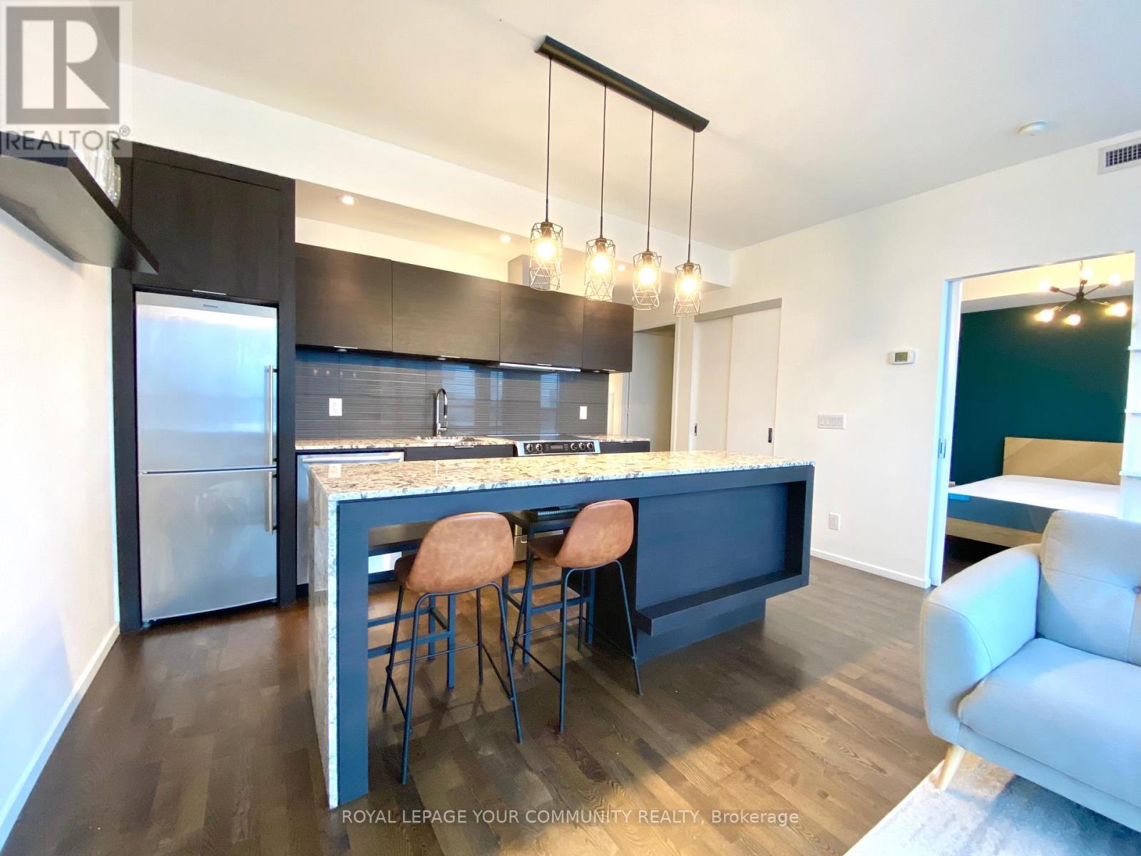 1708 - 8 Charlotte Street, Toronto, Ontario  M5V 0K4 - Photo 4 - C12690642