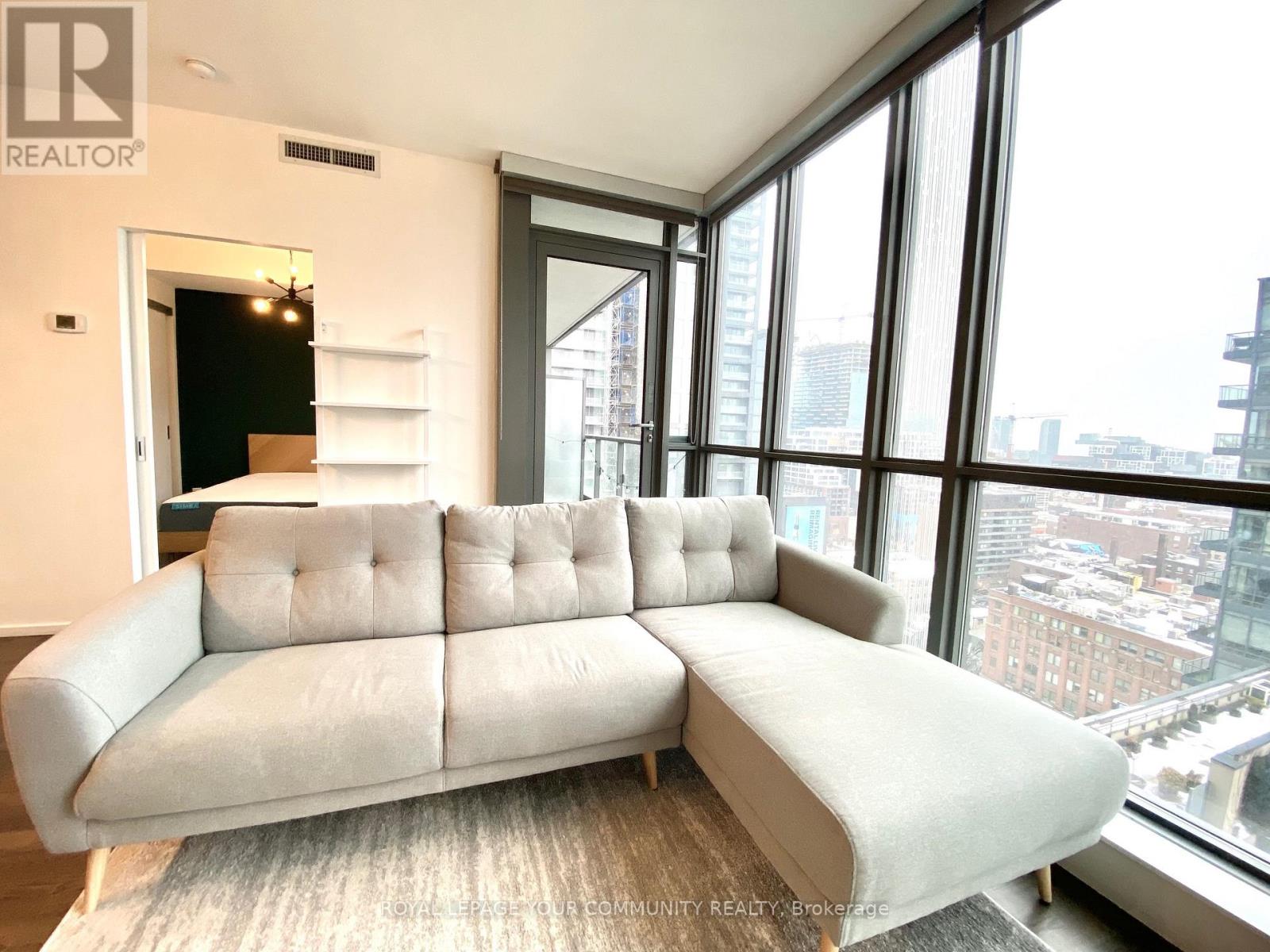 1708 - 8 Charlotte Street, Toronto, Ontario  M5V 0K4 - Photo 6 - C12690642