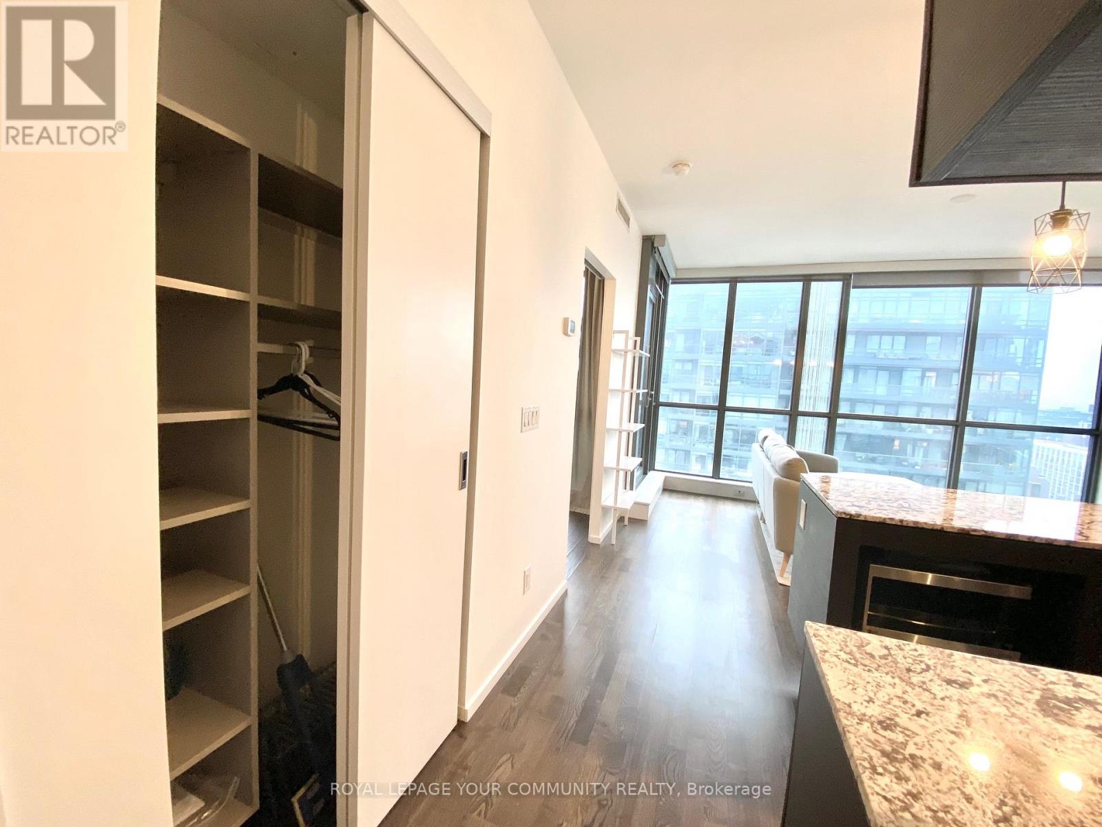 1708 - 8 Charlotte Street, Toronto, Ontario  M5V 0K4 - Photo 7 - C12690642