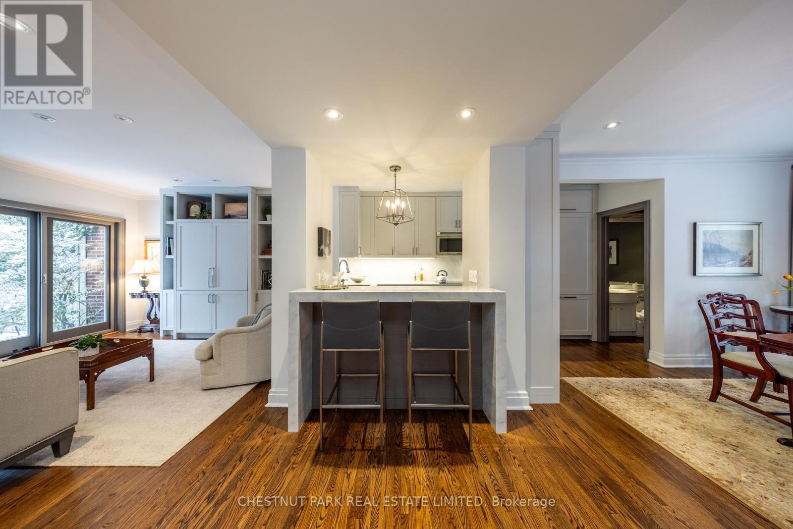 68 Cluny Drive, Toronto, Ontario  M4W 2R3 - Photo 4 - C12690690