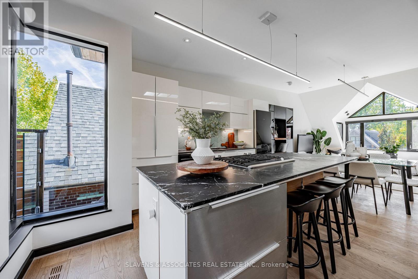 38 Wroxeter Avenue, Toronto, Ontario  M4K 1J6 - Photo 17 - E12690616