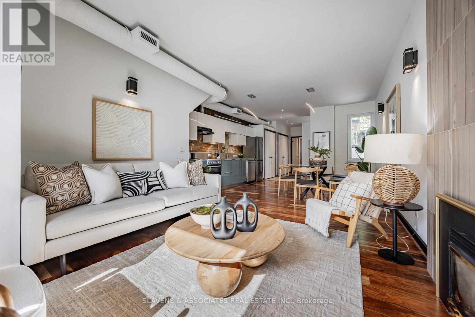 38 Wroxeter Avenue, Toronto, Ontario  M4K 1J6 - Photo 4 - E12690616