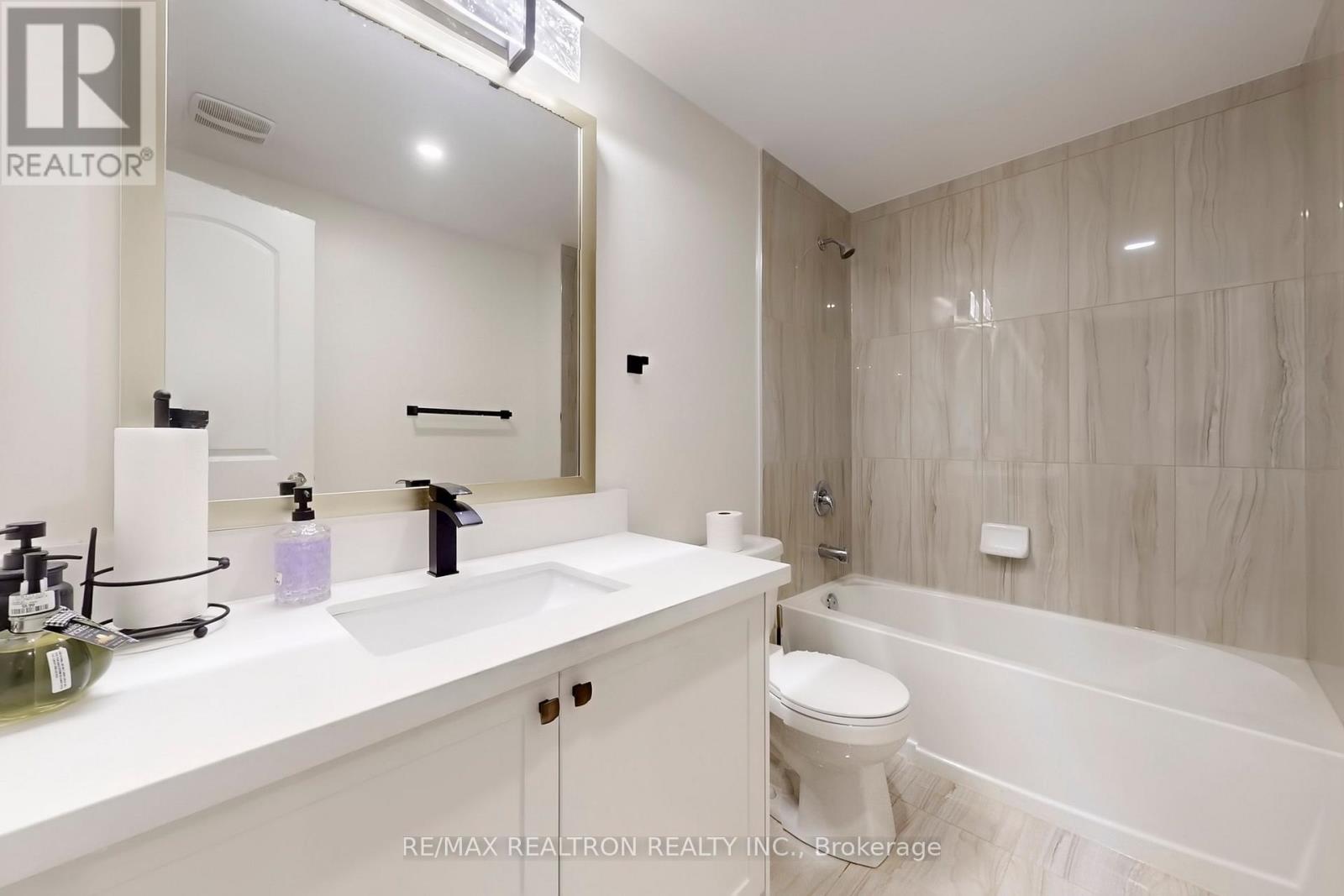 48 Red Giant Street W, Richmond Hill, Ontario  L4C 4Y4 - Photo 29 - N12690740