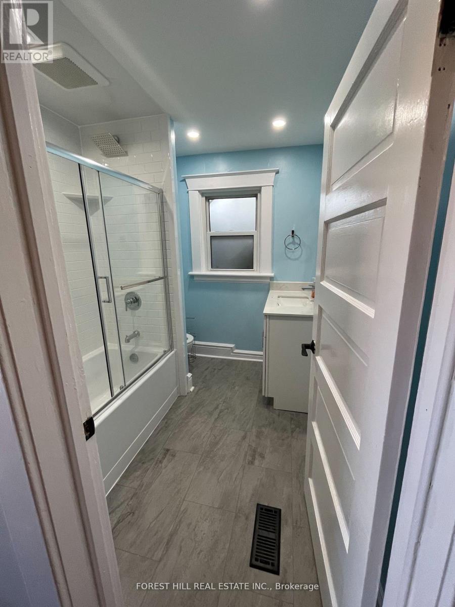 Upper - 324 Andrew Street, Newmarket, Ontario  L3Y 1H3 - Photo 15 - N12690776