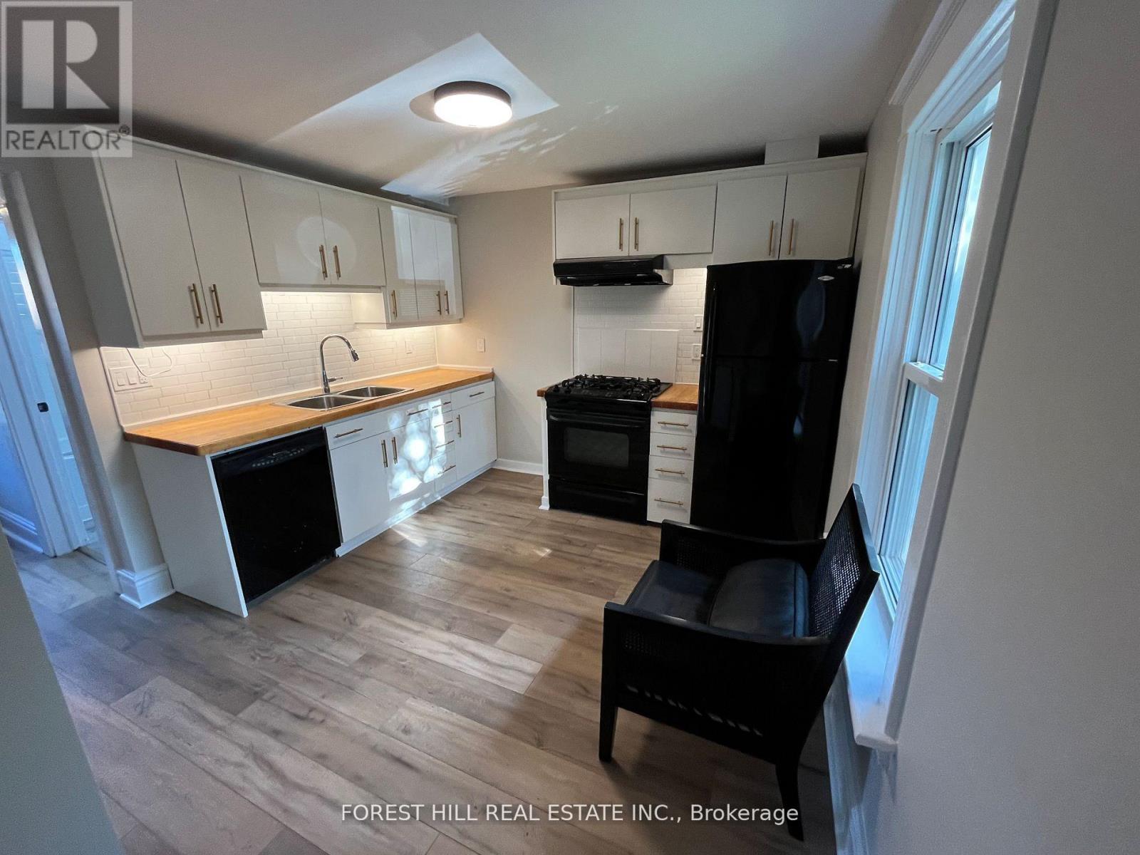 Upper - 324 Andrew Street, Newmarket, Ontario  L3Y 1H3 - Photo 4 - N12690776