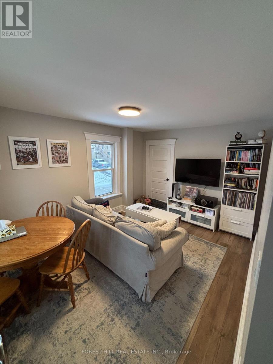 Upper - 324 Andrew Street, Newmarket, Ontario  L3Y 1H3 - Photo 9 - N12690776