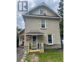 UPPER - 324 ANDREW STREET, Newmarket, Ontario