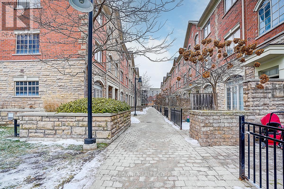 50 - 8 Brighton Place, Vaughan, Ontario  L4J 0E3 - Photo 34 - N12688452