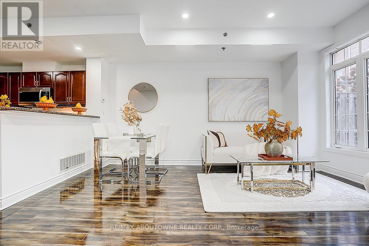 50 - 8 Brighton Place, Vaughan, Ontario  L4J 0E3 - Photo 10 - N12688452