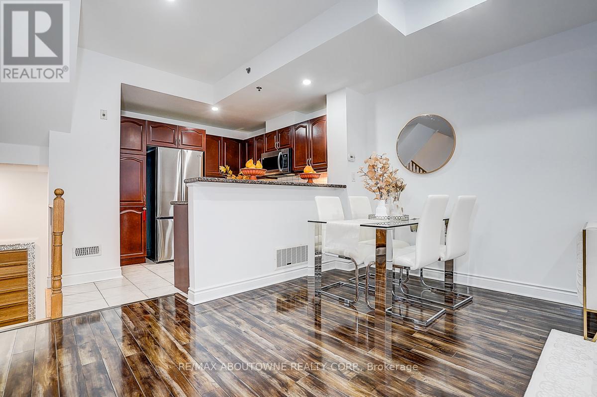 50 - 8 Brighton Place, Vaughan, Ontario  L4J 0E3 - Photo 9 - N12688452