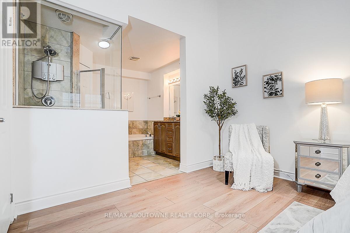 50 - 8 Brighton Place, Vaughan, Ontario  L4J 0E3 - Photo 28 - N12688452