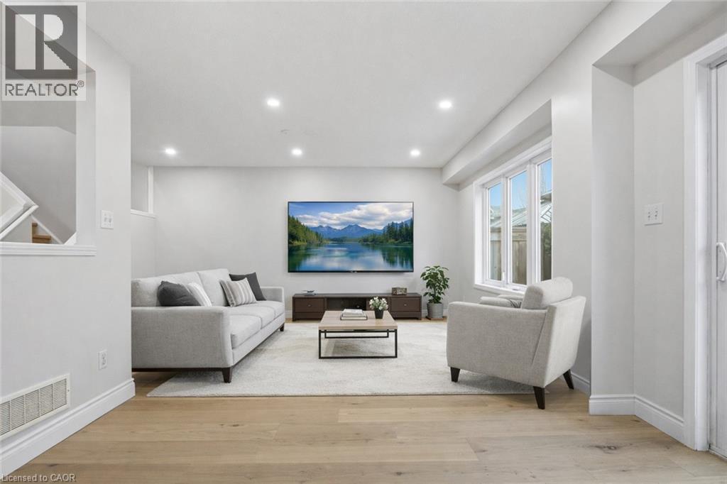 930 Zeller Crescent, Kitchener, Ontario  N2A 0C7 - Photo 3 - 40796154