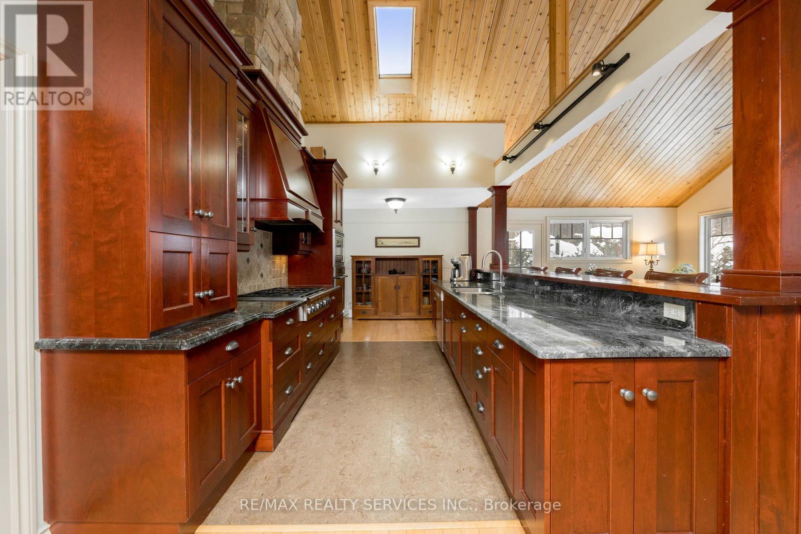 25 Orsi Road, Caledon, Ontario  L7C 1H6 - Photo 13 - W12690490