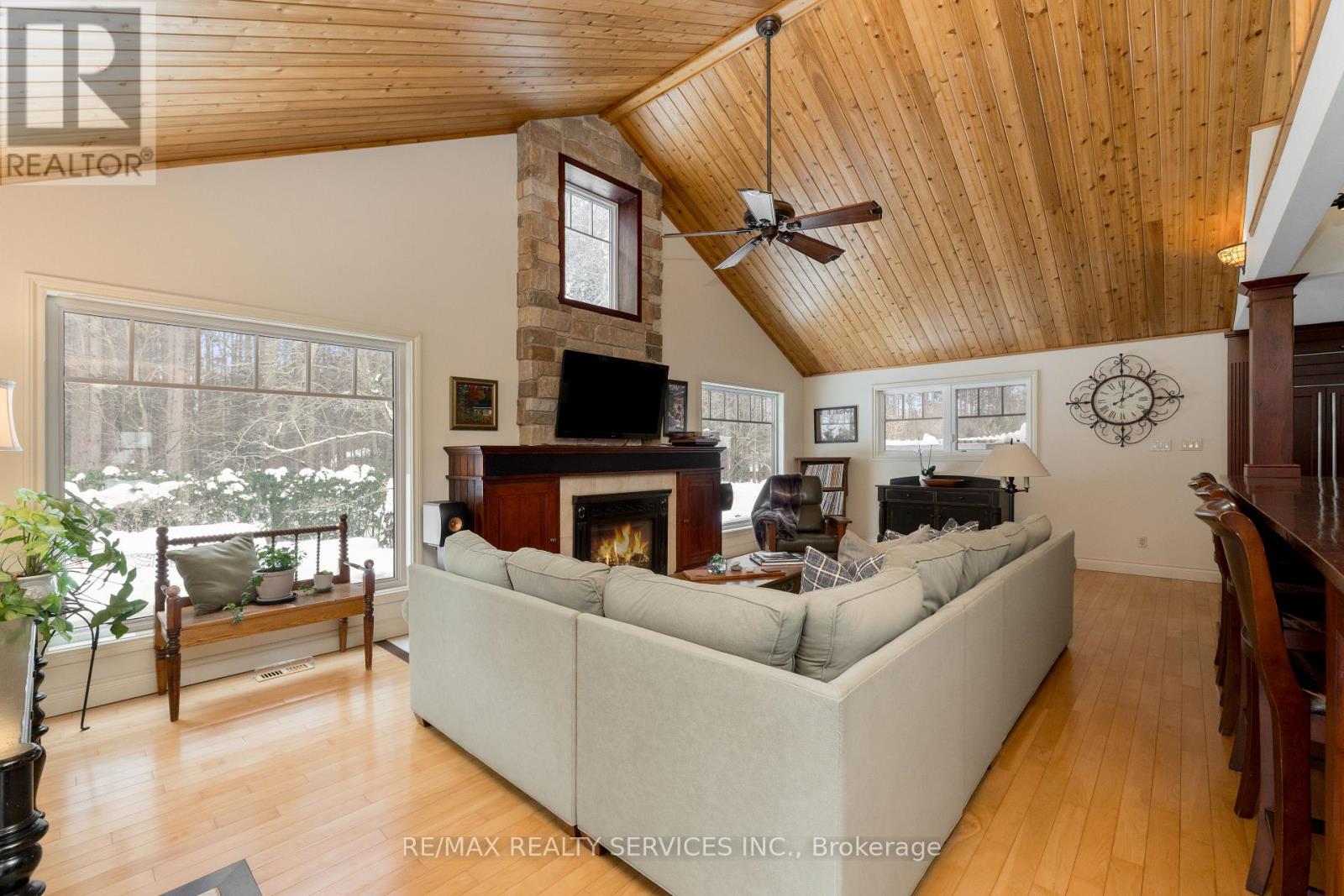 25 Orsi Road, Caledon, Ontario  L7C 1H6 - Photo 17 - W12690490