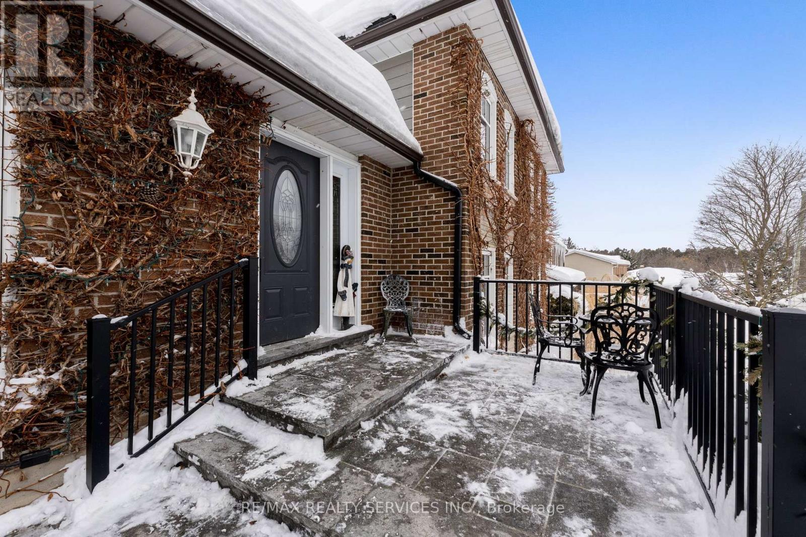 25 Orsi Road, Caledon, Ontario  L7C 1H6 - Photo 3 - W12690490