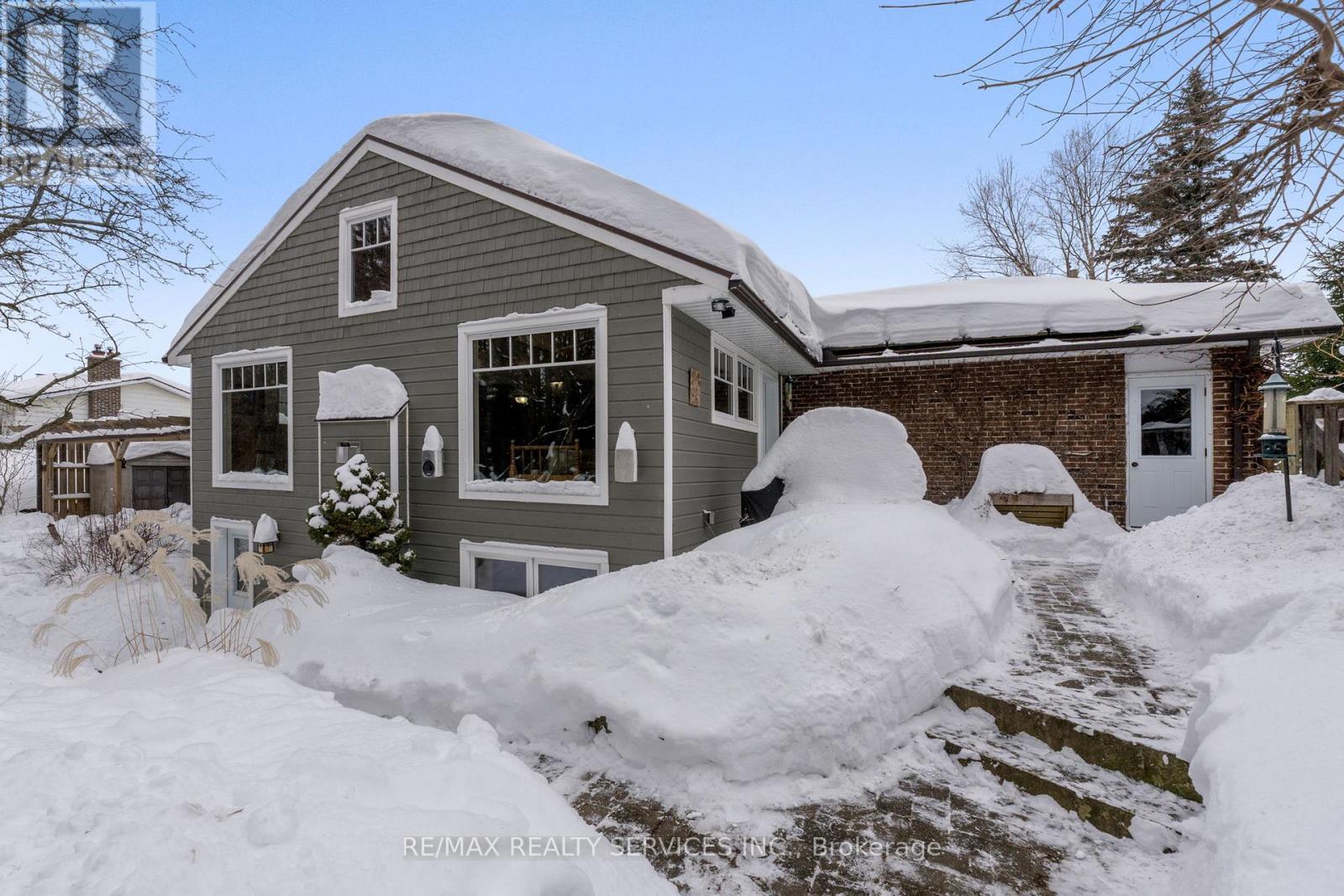 25 Orsi Road, Caledon, Ontario  L7C 1H6 - Photo 5 - W12690490