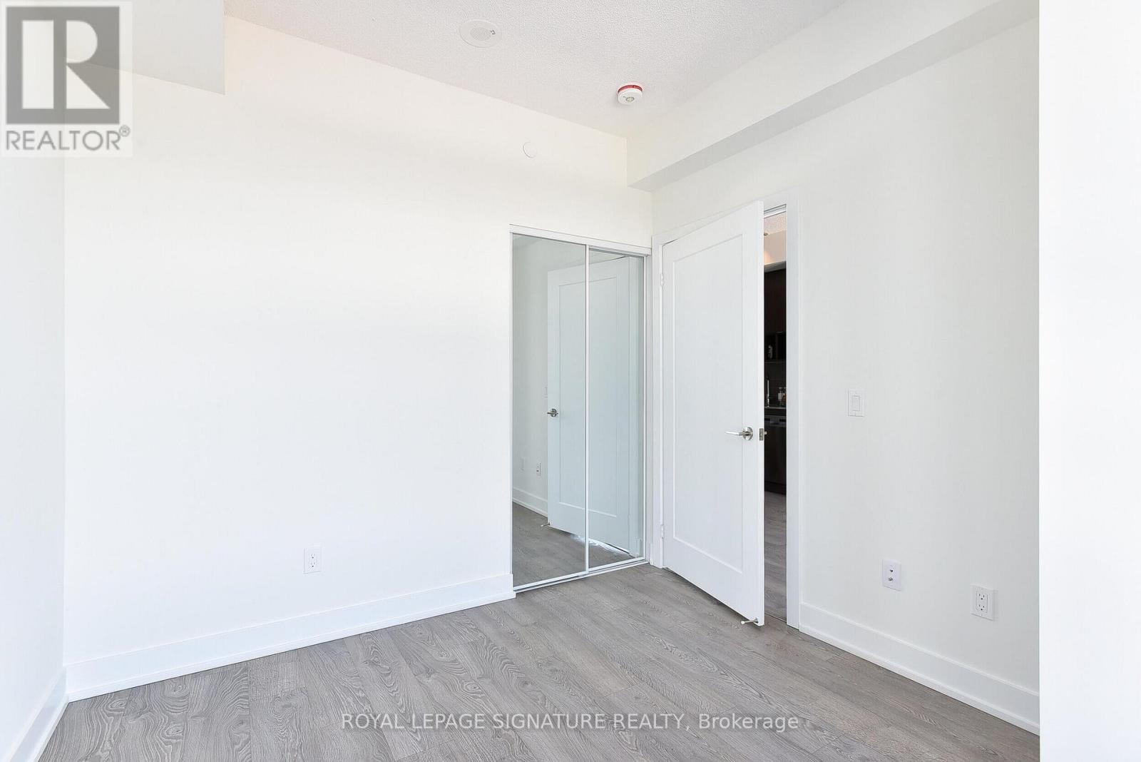 4201 - 7 Mabelle Avenue, Toronto, Ontario  M9A 4X7 - Photo 17 - W12690504