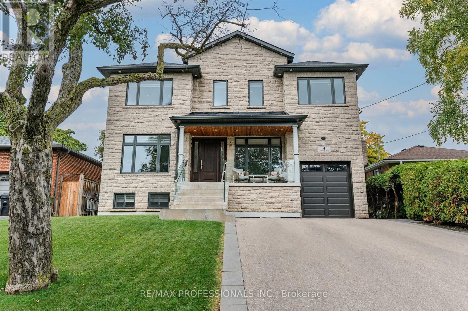 4 Dunrobin Drive, Toronto, Ontario  M9B 2S9 - Photo 2 - W12690530